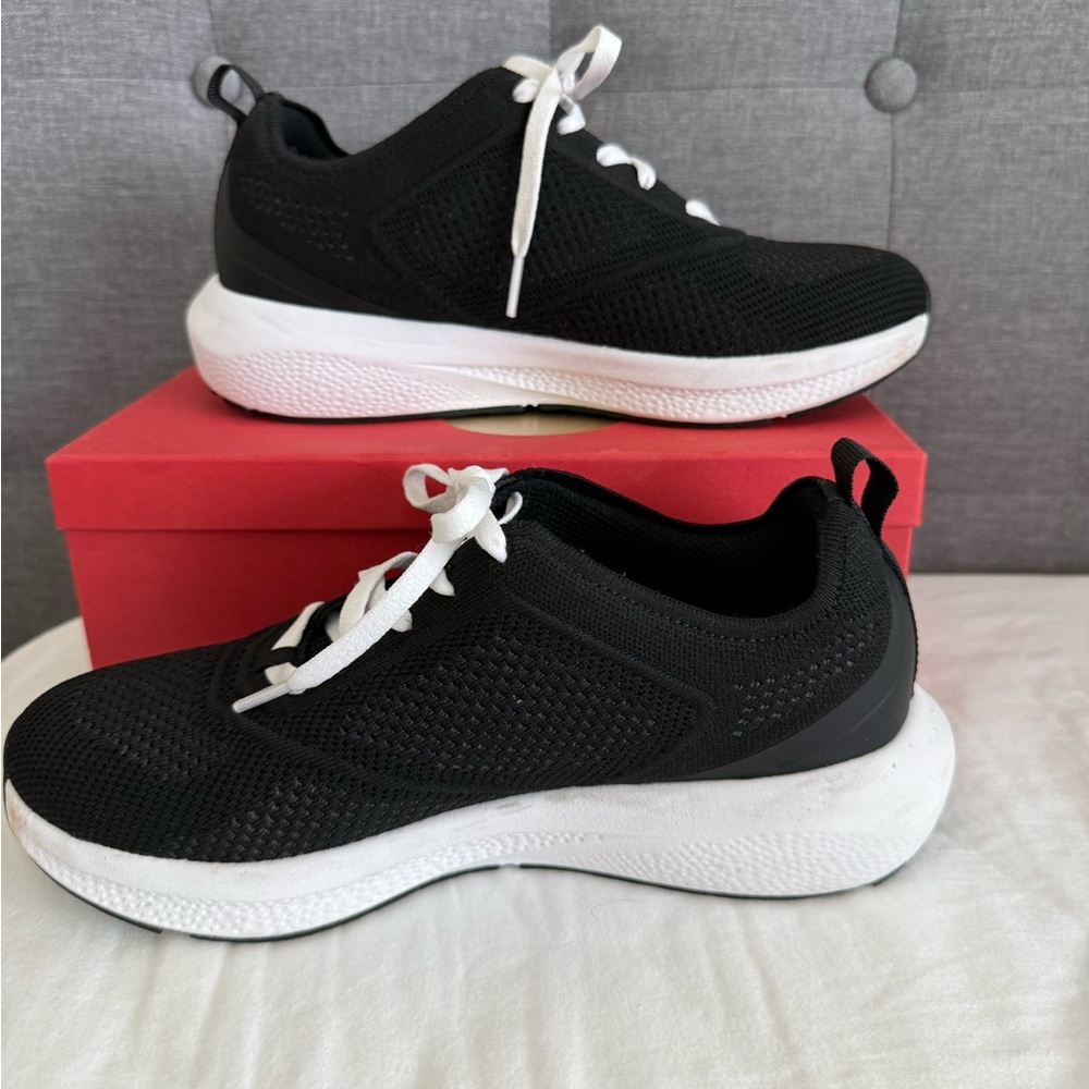 Easy Spirit x Denise Austin Sneakers